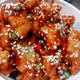 ทักกังจองเผ็ด (ไก่ทอดไม่มีกระดูก)