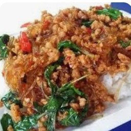ข้าวกะเพราหมูสับวุ้นเส้น