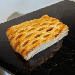 Apricot Almond  cream jalousie