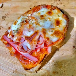 ขนมปังพิซซ่า แฮมชีส