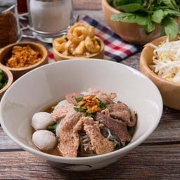 ก๋วยเตี๋ยวหมูน้ำตก