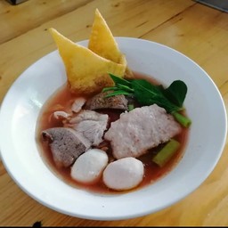 ก๋วยเตี๋ยวเย็นตาโฟเครื่องหมู