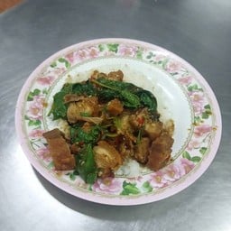 กะเพราหมูกรอบ