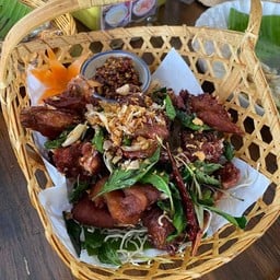 ไก่บ้านทอดเกลือภูเขา