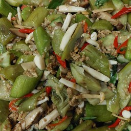 ผัดมะเขือยาว