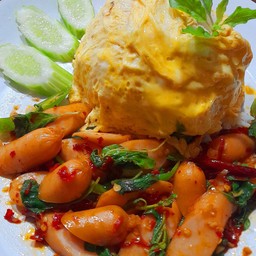 ผัดกะเพราไข่ข้น ฮอดดอกไก่หนังกรอบ