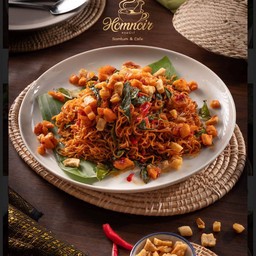 มาม่าแซ่บแห้งกากหมู