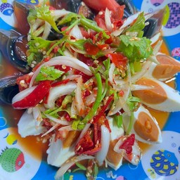 ยำ 2 ไข่ เยี่ยวม้า+ไข่เค็ม