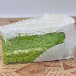 เค้กใบเตยมะพร้าว (Coconut Pandan Cake)