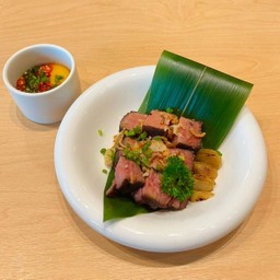 ลิ้นวัวซูวี เสิร์ฟพร้อมไข่ดอง