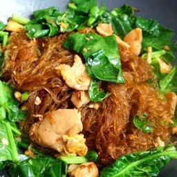 วุ้นเส้นผัดซีอิ้วหมูหมัก