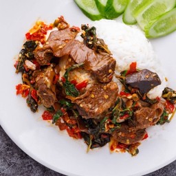 ข้าวกะเพรา หมูตุ๋น