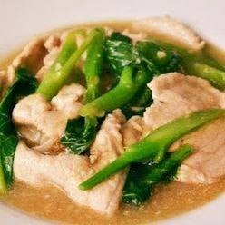 เจ๊ตั๊กอาหารตามสั่งข้างศูนย์รถยนต์ฮอนด้าอุทัยธานี