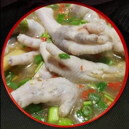 ต้มแซ่บตีนไก่