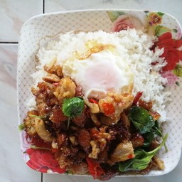 ข้าวกะเพราไก่กรอบ