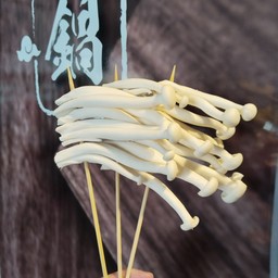 เห็ดชิเมจิขาว 小蘑菇