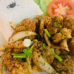 ข้าวยำไก่แซ่บ