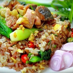 ข้าวผัดปลาเค็มหอม