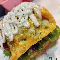 เบอเกอร์ไก่ห่อไข่