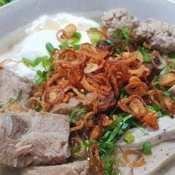ก๋วยจั๊บรวมใส่ทุกอย่าง