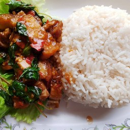 ข้าวกระเพราหมูกรอบ