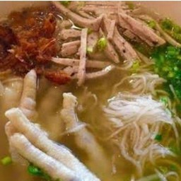 ก๋วยจั๊บตีนก่