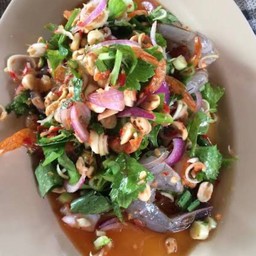 ยำตะใคร้กุ้งสด