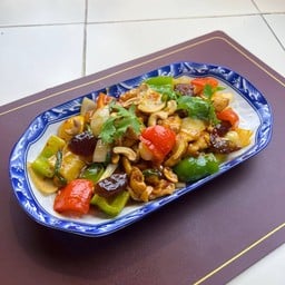 ไก่ผัดเม็ดมะม่วง  (กับข้าว)