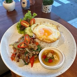 ข้าวกระเพราเนื้อ