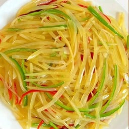 ผัดมันฝรั่งเส้น 青椒土豆丝