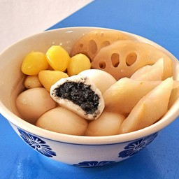 บัวลอยงาดำ ทรงเครื่อง น้ำขิง