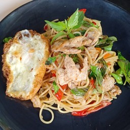 Spaghetti With Basil Chicken + 1 Egg