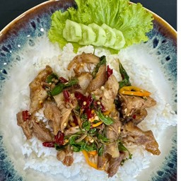 ข้าวกระเพราขาหมู