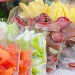 ผลไม้สดพร้อมทาน (บ้านโจ้) หน้า Lotus บ้านโจ้