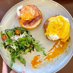 Eggs Benedict