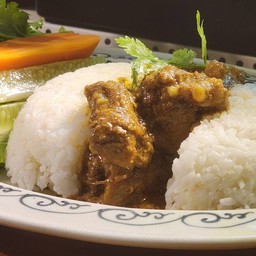 ข้าวหน้าซี่โครงหมูตุ๋นสารภี