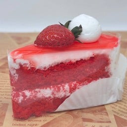 เค้กดับเบิ้ลสตอเบอรี่. (Double Strawberry Cake)