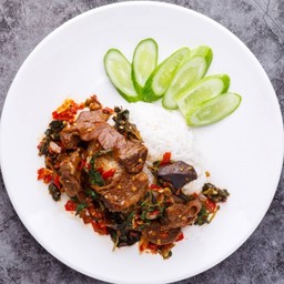 ข้าวกะเพรา เนื้อตุ๋น