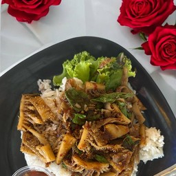 ข้าวกระเพราผ้าขี้ริ้วสไบนางเนื้อ