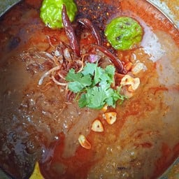 น้องกายขนมจีน &ข้าวหมูกรอบ หมูแดง ข้าวขาหมู นครนายก