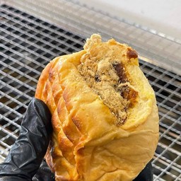 ปังปิ้งก้อนพริกเผาหมูหยอง