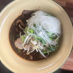 ร้านก๋วยเตี๋ยวเรือพุงแตกสูตรเด็ดสุพรรณบุรี