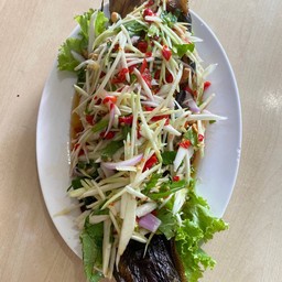 ปลาดุกยำมะม่วง