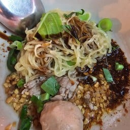 เจ๊พรก๋วยเตี๋ยวเรือใต้ทางด่วนงามวงศ์วาน