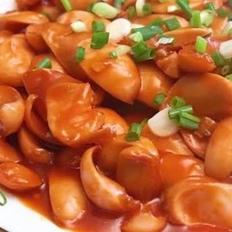 ผัดน้ำมันหอย ราดข้าว