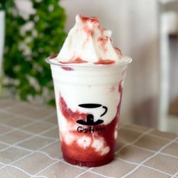 มะพร้าวนมสดสตรอเบอรี่ปั่น