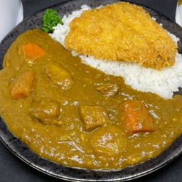 ข้าวแกงกะหรี่ญี่ปุ่น ปลาดอลี่ชุปเกล็ดขนมปัง + มิโซะซุป