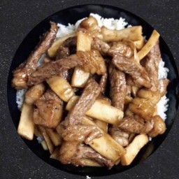 ข้าวหน้า Picanya ผัดเห็ดออรินจิ