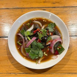 ยำไข่เยี่ยวม้า