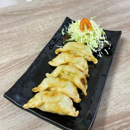 เกี๊ยวซ่า GYOZA
